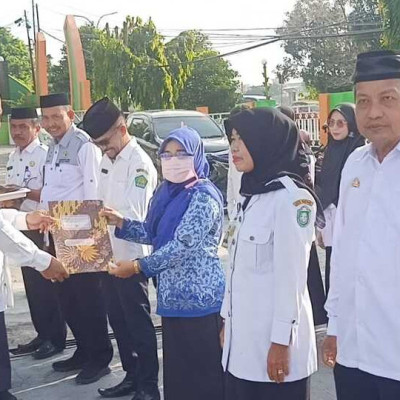 49 PNS Kemenag Parepare Terima SK Kenaikan Pangkat di Hari Kesadaran Nasional