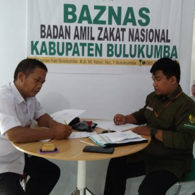 Bendahara UPZ MTsN 1 Bulukumba Setor Zakat Profesi Periode Januari 2023 Ke Baznas