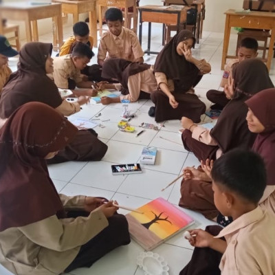 Kreatifitas Siswa MTsN 1 Bulukumba Tertuang Dalam Ragam Hias Bahan Buatan