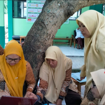 Guru MTsN 1 Bulukumba Diseminasi Pengisian SKP Tindak Lanjut Sharing Discussion