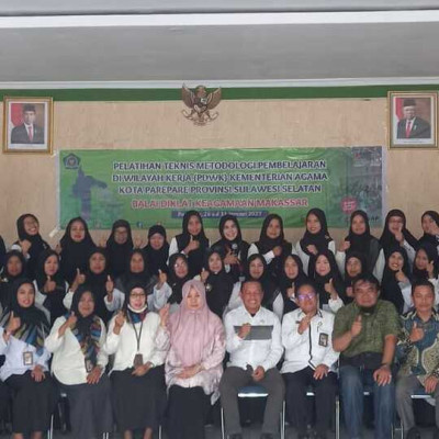 Tutup PDWK, Kakan Kemenag Parepare Sapa Guru sebagai Ujung Penanya di Madrasah