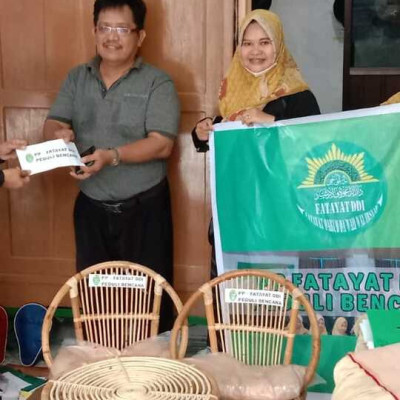 Warga Kemenag Terdampak Banjir Dapat Bantuan dari PP Fatayat DDI 