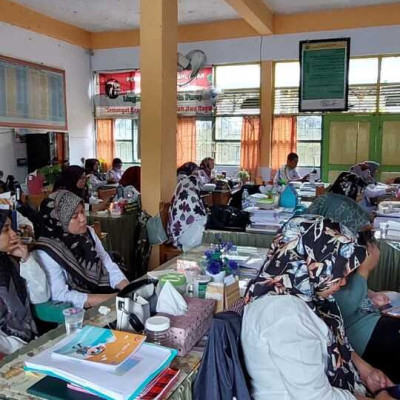 Bentuk Panitia, Pendidik dan Tenaga Kependidikan MAN 2 Kota Parepare Adakan Rapat