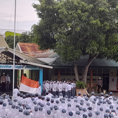 KBO Satlantas Polres Bulukumba jadi Pembina Upacara Bendera di MAN 2 Bulukumba