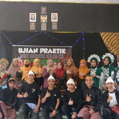 Ekspresikan Bakat  Siswa MAS Darul Qalam Bulukumba Melalui Pentas Seni