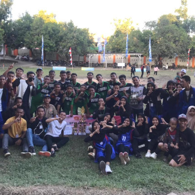 Tak Terkalahkan, Tim Futsal MTsN 2 Bone Raih Juara 1 di Wajo