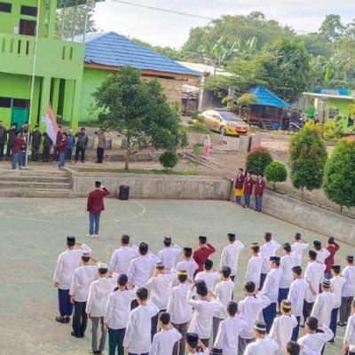 Kapolsek Bontomarannu Jadi Pembina Upacara di PPTQ An Nail Gowa