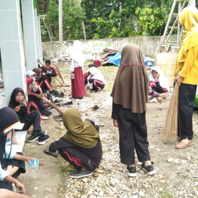 Peduli Kebersihan, MIN 5 Bulukumba Gelar Kerja Bakti Sambut Ramadhan