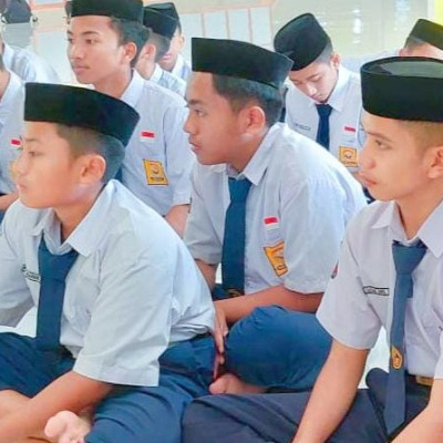 Berenang Dalam Lautan Ilmu, Cara Santri MTs Sultan Hasanuddin Isi Ramadhan