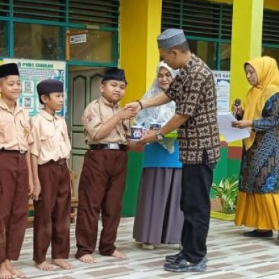 Lomba Gema Ramadhan MIN 1 Bone  Ditutup Secara Resmi