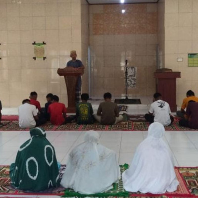 MA Darussalam Manuju Gowa Gelar Shalat Gerhana Matahari