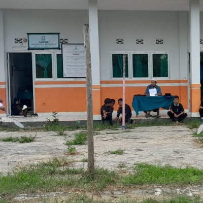 Peserta Didik Kelas IX MTs Darul Istiqamah Bulukumba  Laksanakan Ujian Praktek Penjaskes