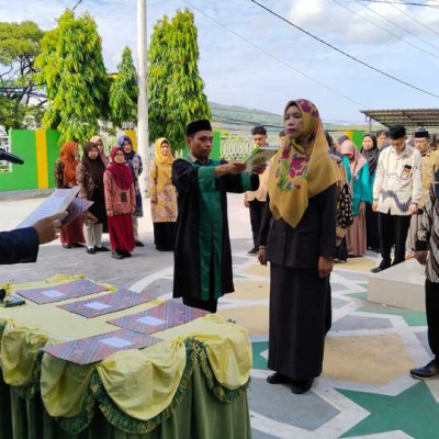 Perdana, Pelantikan Pejabat Kemenag Parepare Dilaksanakan di Ruang Terbuka