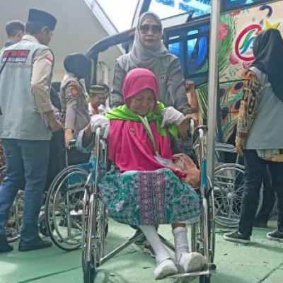 Diantar "Duo Amran" Dari Wajo, 6 Orang Jemaah Haji Kloter 39 UPG Berusia 1 Abad