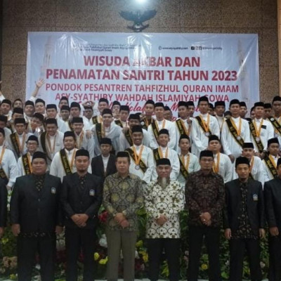 37 Santri Wisudawan PPTQ Imam Asy-syathiby Hafizh 30 Juz