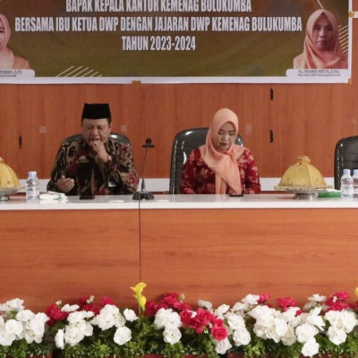 Ketua DWP Kemenag Bulukumba, Hj. Siti Aminah, Silaturahmi dengan Jajaran Anggota DWP dalam Acara Perkenalan