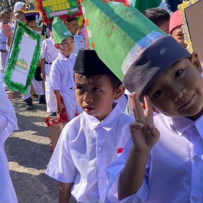 Pawai Muharram MI Hasan Al Banna Gowa Tandai Selesainya Matsama