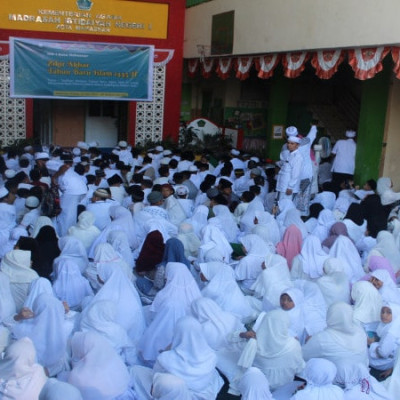 Semai Budi Pekerti Islami, MIN 1 Kota Makassar Peringati Tahun Baru Islam 1445 H dengan Zikir Akbar