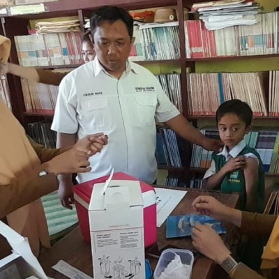 Ratusan Siswa MIN 2 Gowa Imunisasi Campak dan HPV