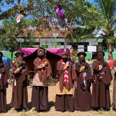 Anggota Pramuka MTs Darul Istiqamah Bulukumba Gunakan seragam lengkap dalam Kegiatan Penutupan Mukhayyam