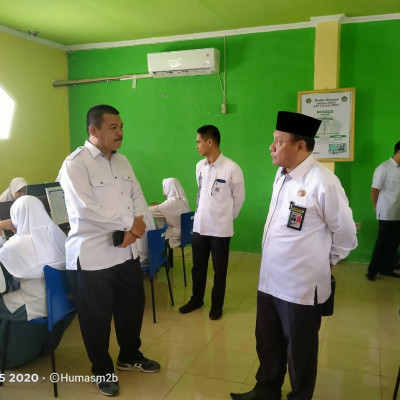 Kepala Kantor Kementerian Agama Kabupaten Bulukumba Pantau Pelaksanaan ANBK di MAN 2 Bulukumba