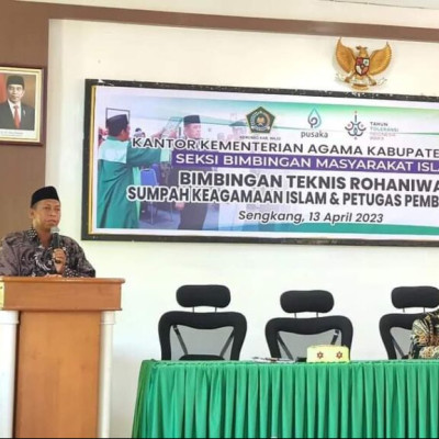 Gelar Bimtek, Kasi Bimas Islam Wajo Jelaskan Regulasi Rohaniwan