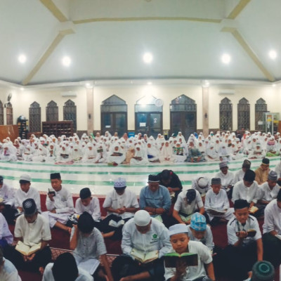 Santri Pondok Pesantren Babul Khaer Bulukumba Rutin Membaca Surat Al Kahfi Setiap Jum’at Subuh