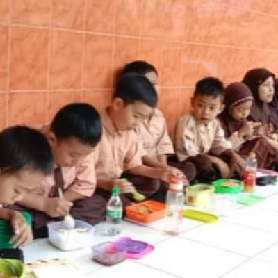 Siswa MIN 2 Bulukumba Sukses Jalani Sehari Tanpa Jajan