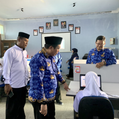 Hari Pertama Pelaksanaan ANBK, Kakankemenag Pantau Langsung MTsN 4 Sinjai