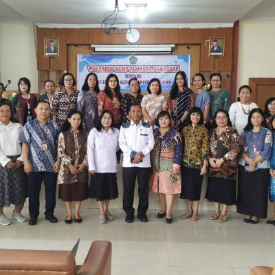 Kakankemenag  Kota Makassar Pemateri pada Workshop MGMP Pendidikan Agama Kristen