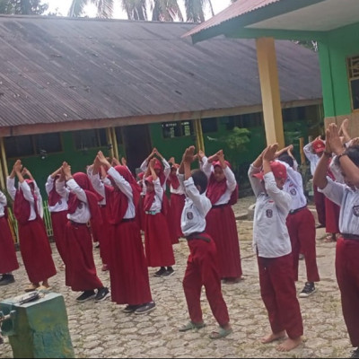 Siswa MIS Paeka Laksanakan Senam Sehat Setiap Selasa dan Jumat