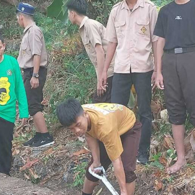 Mitigasi Pancaroba, Warga MAN 2 Kota Parepare Kerja Bakti