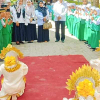 MIN 2 Gowa Sambut Meriah Tim Penilai Madrasah Sehat