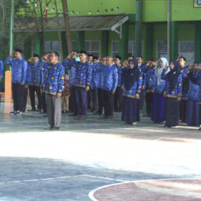 Peringati HUT Korpri, MAN 2 Kota Makassar Gelar Apel Kerja 