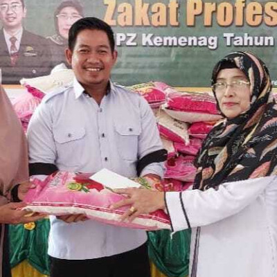 Muzaki MAN 2 Kota Parepare Salurkan Zakat Profesi