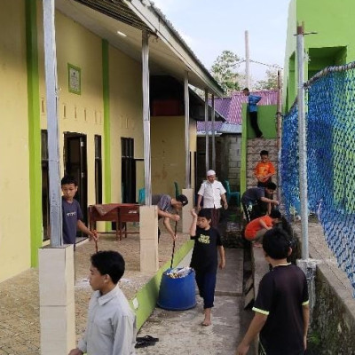 Libur Semester, Santri PPTQ An Nail Kerja Bakti Sebelum Pulang