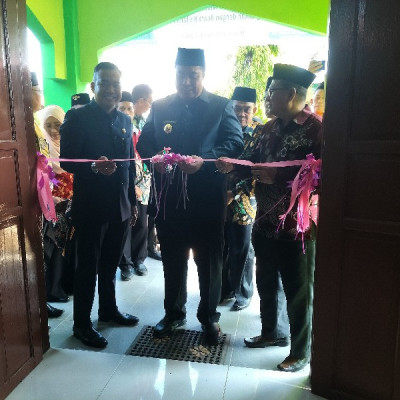 Rampung, Bupati bersama Ketua DPRD Resmikan Aula Kemenag Maros