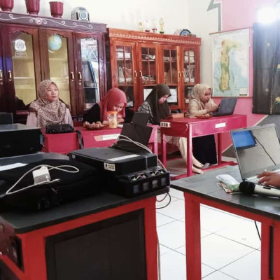 Rapat Pembagian Tugas Mengajar di MIS As'adiyah Kindang Bulukumba