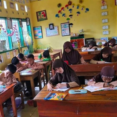 Menggali Bakat Warna Peserta Didik: Kebersamaan Seru di Kelas IIA MIN 7 Bone