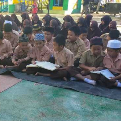 MIN 8 Bone Gelar Yasinan Rutin Tiap Jumat