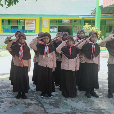 Kepramukaan Bentuk Karakter Mandiri Peserdik MIN 8 Bone