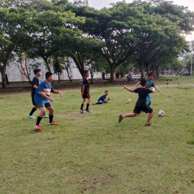 Semangat Tinggi Peserdik MIN 7 Bone Dalam Latihan Futsal