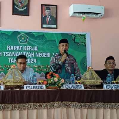 Tingkatkan Mutu Madrasah, MTsN 1 Bone Gelar Raker