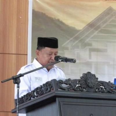 Kakan Kemenag Luwu Baca Doa Pada Sertijab Bupati Luwu