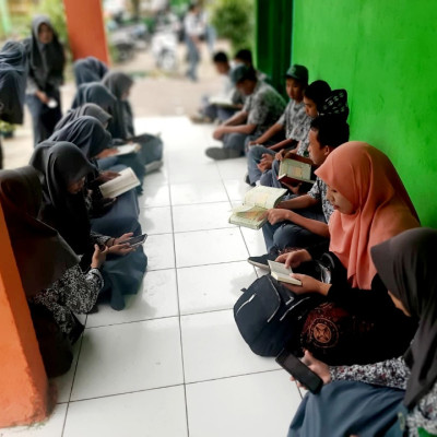 Siswa MAN 2 Bone Ngaji Kamis Bersama Nu'