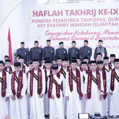 50 Wisudawan PPS Imam Asy-syathiby Resmi Hafizh Quran 30 Juz