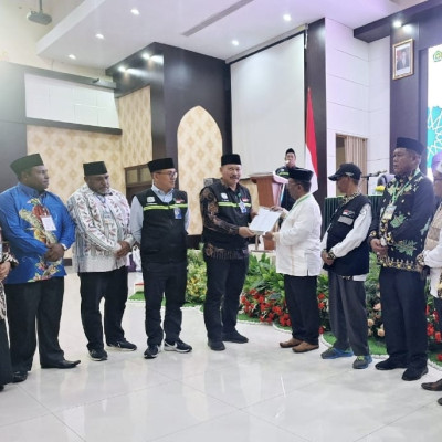 Terima Kloter 23 UPG, Prof. Idrus Alhamid : Jaga Nama Papua Sebagai Pintu Masuk Berangkat Haji