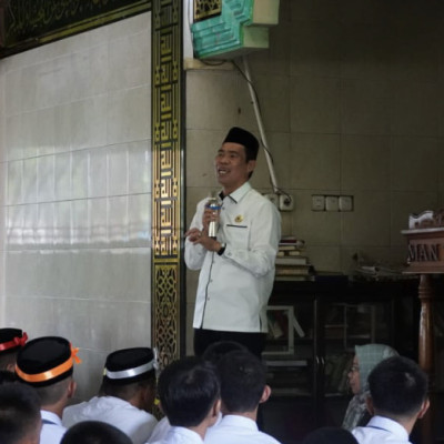 Plh Kabid Penmad Beri Materi Penguatan Moderasi Beragama pada Matsama MAN 2 Kota Makassar