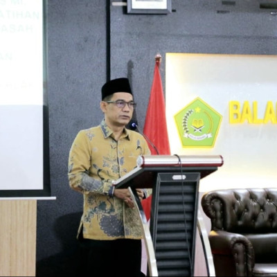 Tutup Kegiatan di BDK Makassar, HM Tonang Harap Pelatihan Berdampak pada Peningkatan Kualitas Layanan Pendidikan