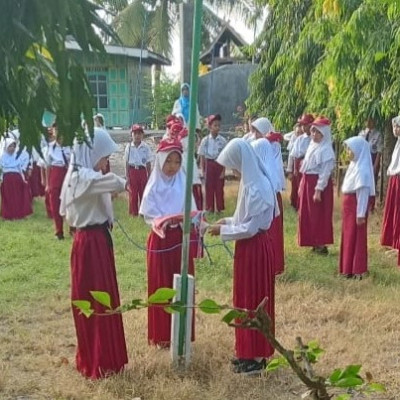 Semangat Baru: Peserta Didik MIS Laikang Laksanakan Upacara Pertama di Tahun Ajaran Baru